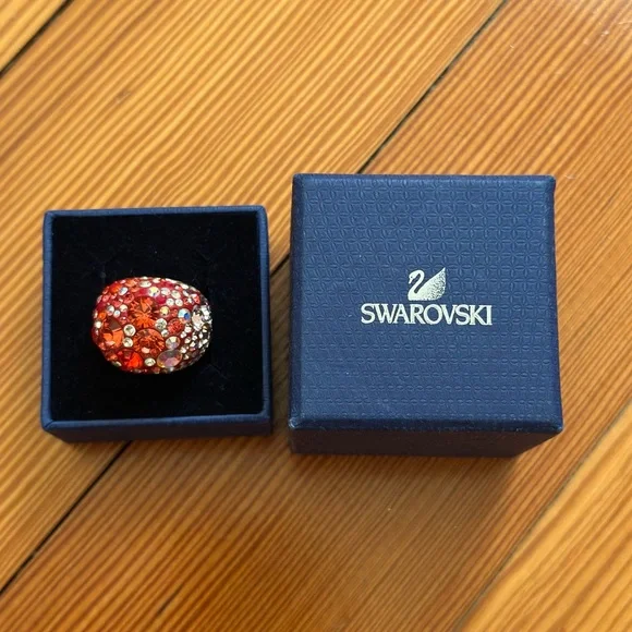 Swarovski Chic Red Crystal Cocktail Ring 52 - Picture 3 of 4
